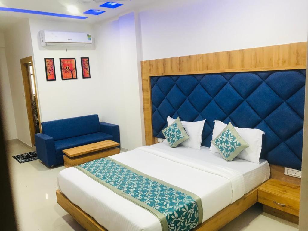 Collection O Hotel Green Park Anand Exterior photo