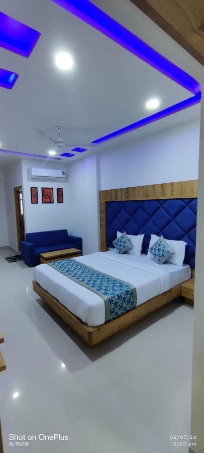 Collection O Hotel Green Park Anand Exterior photo