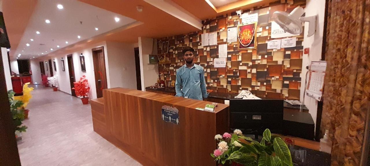 Collection O Hotel Green Park Anand Exterior photo