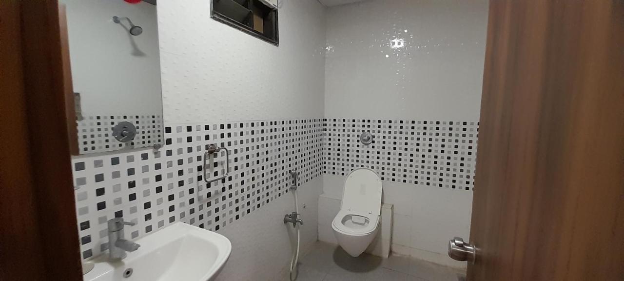 Collection O Hotel Green Park Anand Exterior photo
